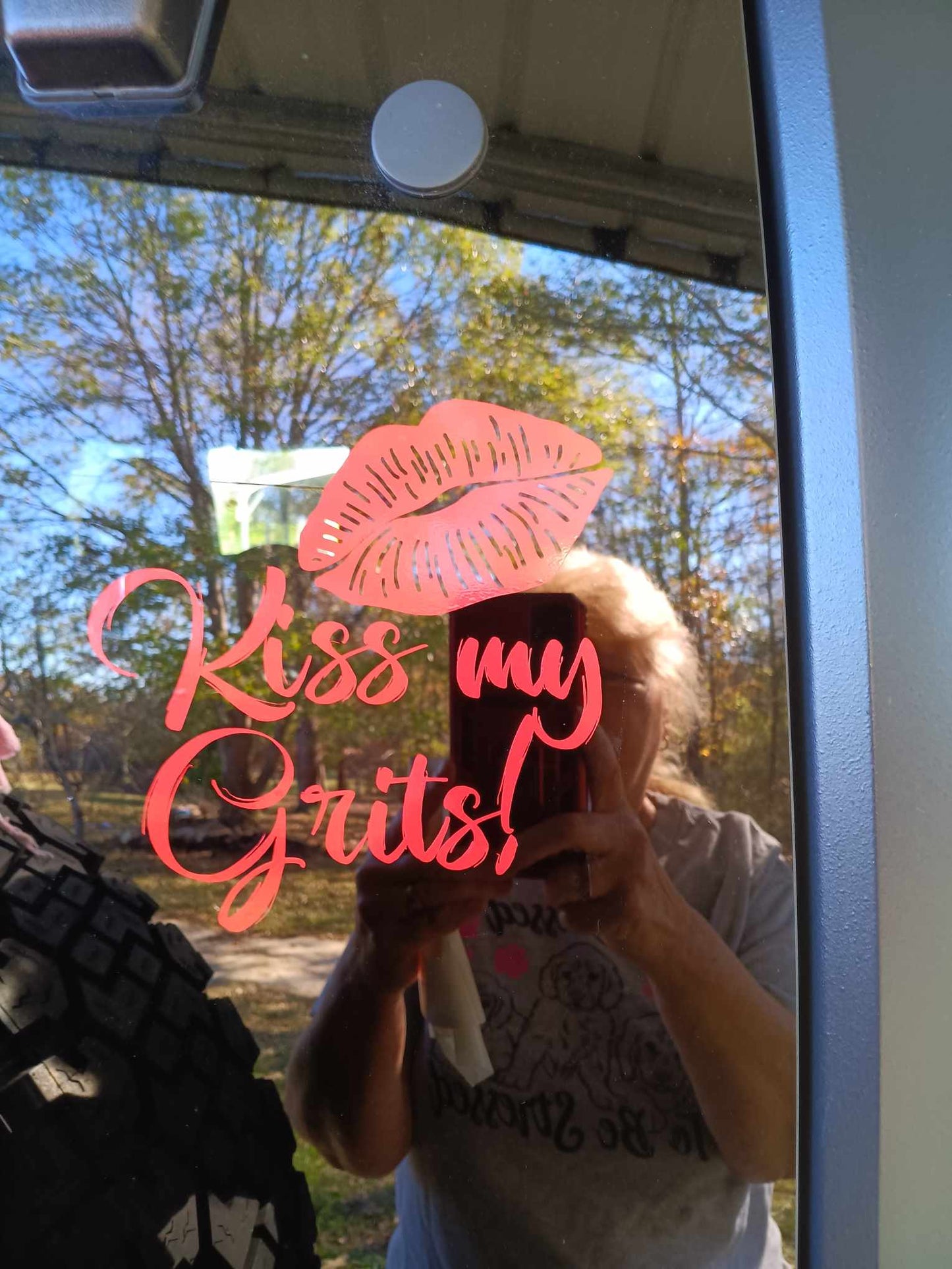 💋Kiss my grits vinyl decal