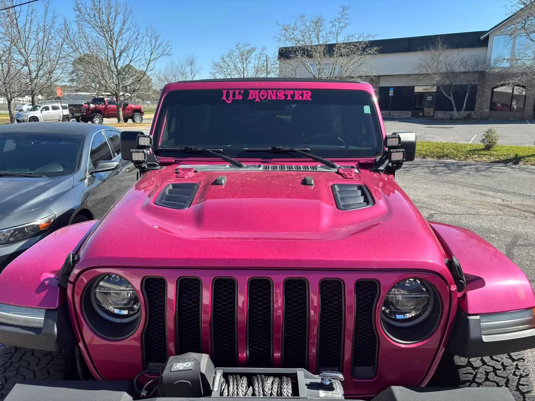 Basic windshield banner