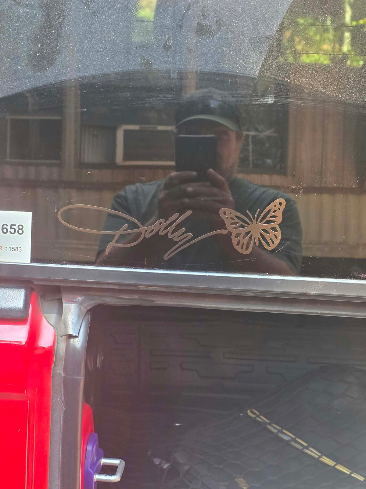 Dolly signature decal